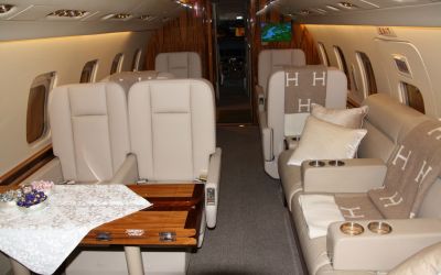 Charter aircraft Challenger 604 through Bendix Air Charter