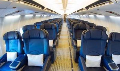 Chartra flygplan Boeing 737-500 genom Bendix Air Charter