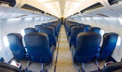 Chartra flygplan Boeing 737-500 genom Bendix Air Charter